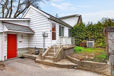 Photo 2 at 378 Kennedy Road, Kennedy Park, Toronto