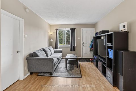 Photo 5 at 378 Kennedy Road, Kennedy Park, Toronto