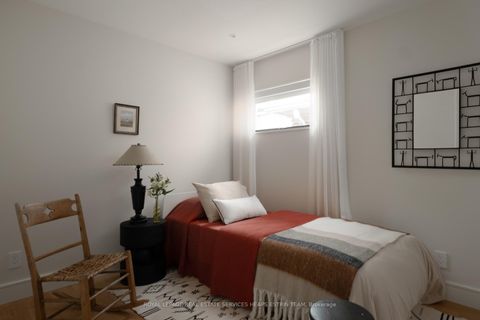 Photo 30 at 42 Clarendon Avenue, Casa Loma, Toronto