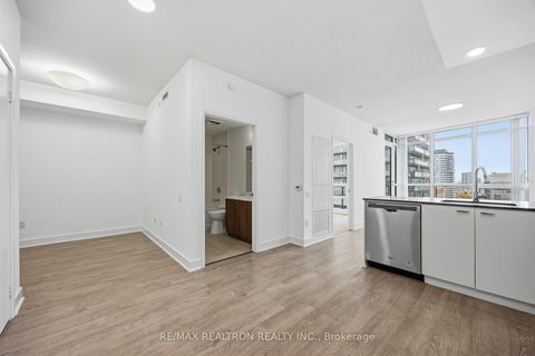 Photo 4 at 1501 - 30 Roehampton Avenue, Mount Pleasant West, Toronto