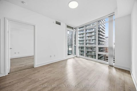 Photo 9 at 1501 - 30 Roehampton Avenue, Mount Pleasant West, Toronto