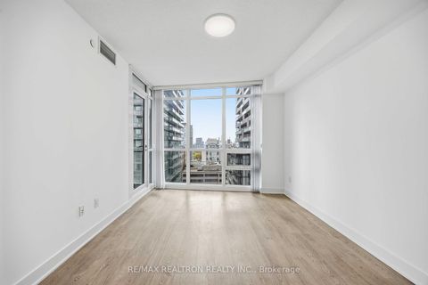 Photo 10 at 1501 - 30 Roehampton Avenue, Mount Pleasant West, Toronto