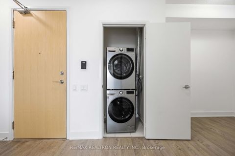 Photo 18 at 1501 - 30 Roehampton Avenue, Mount Pleasant West, Toronto
