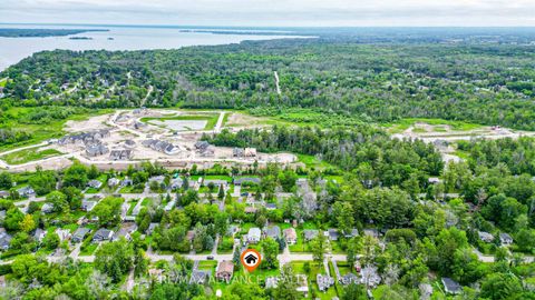 Photo 14 at 100 Dunkirk Avenue, Sutton & Jackson's Point, Georgina