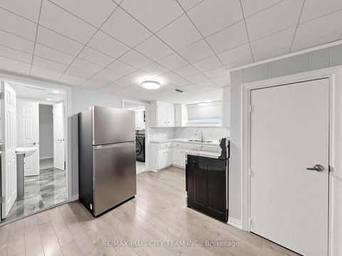 Photo 30 at 260 Renforth Drive, Markland Wood, Toronto