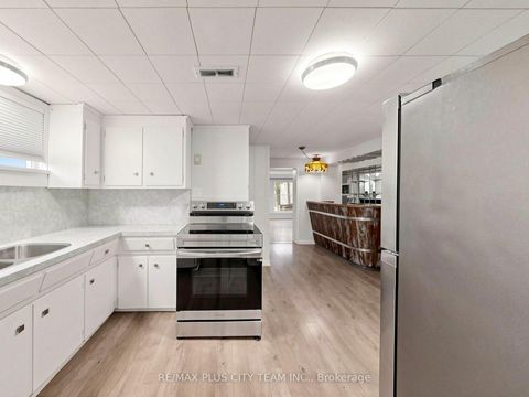 Photo 32 at 260 Renforth Drive, Markland Wood, Toronto
