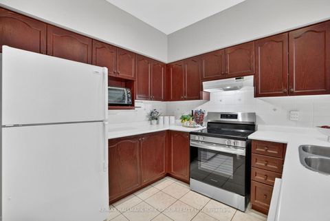 Photo 12 at 801 Surin Court, College Manor, Newmarket