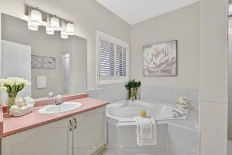 Photo 19 at 801 Surin Court, College Manor, Newmarket