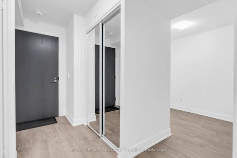 Photo 5 at 708 - 7 Mabelle Avenue, City Centre West, Toronto