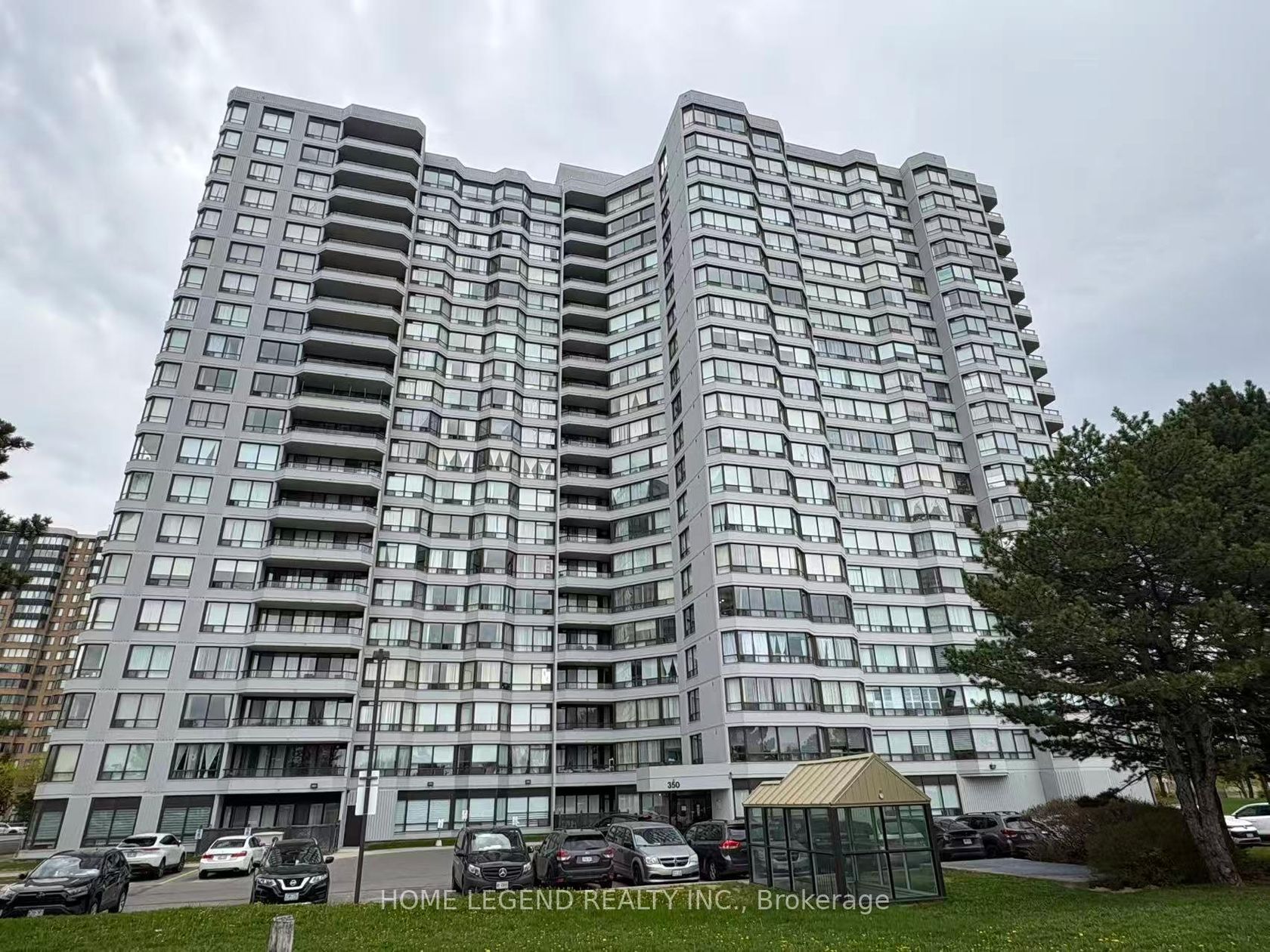 1902 - 350 Alton Towers Circle, Milliken, Toronto photo 3