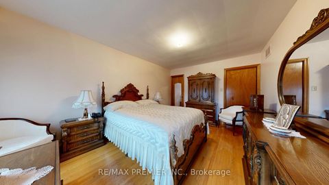 Photo 33 at 55 Chiswick Avenue, Amesbury, Toronto