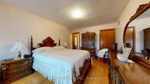 Photo 34 at 55 Chiswick Avenue, Amesbury, Toronto