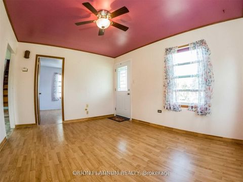 Photo 4 at 1 McCallum Court, Queensway, Toronto