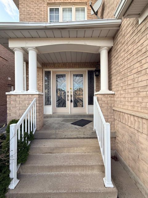 Photo 4 at 176 Drummond Drive, Maple, Vaughan