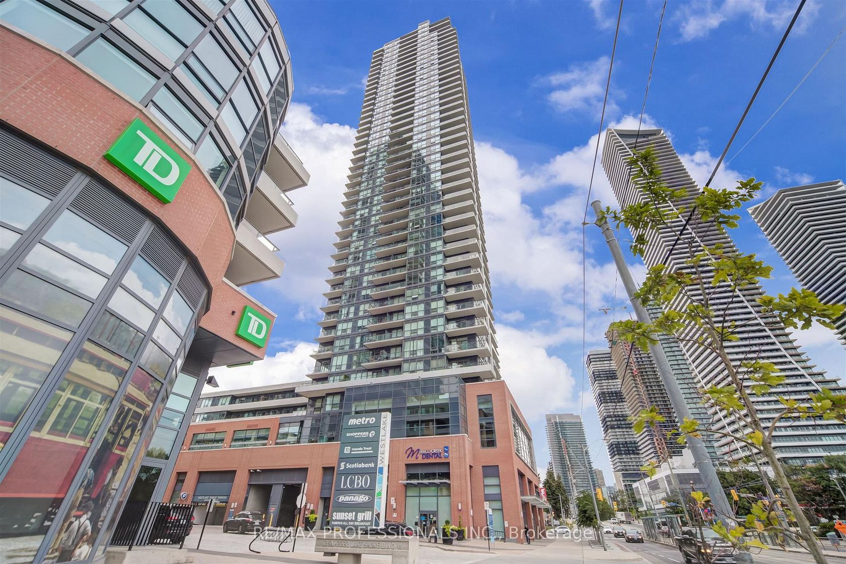 UPH01 - 2200 Lake Shore Boulevard W, Mimico, Toronto photo number 2