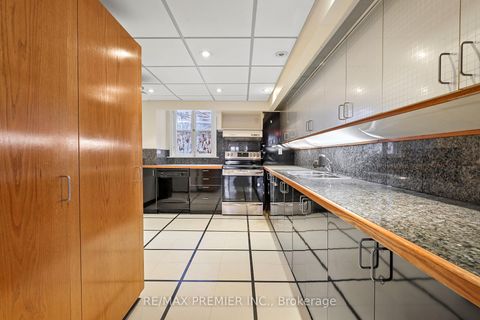 Photo 14 at 394 King Street E, Moss Park, Toronto
