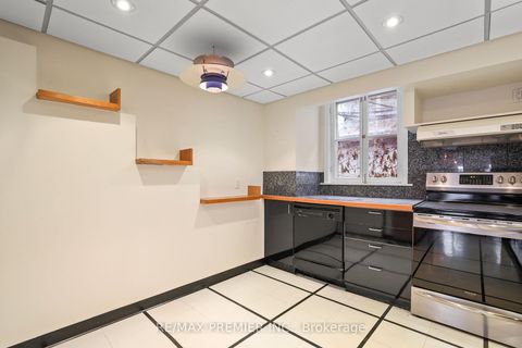 Photo 16 at 394 King Street E, Moss Park, Toronto