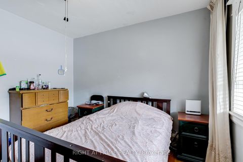 Photo 2 at 16 Pryor Avenue, Pellam Park, Toronto