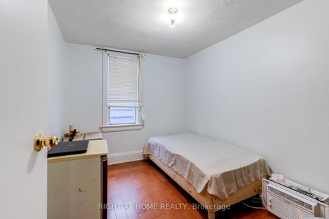 Photo 7 at 16 Pryor Avenue, Pellam Park, Toronto