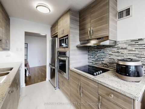 Photo 14 at 301 - 205 Hilda Avenue, Newtonbrook West, Toronto