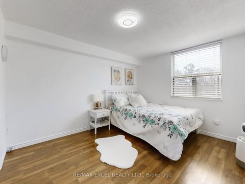 Photo 18 at 301 - 205 Hilda Avenue, Newtonbrook West, Toronto