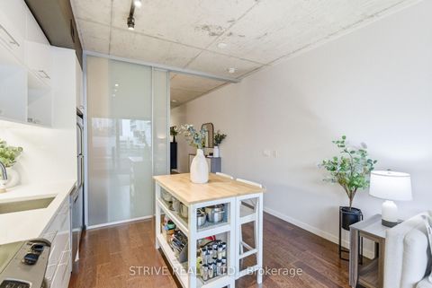 Photo 6 at 612 - 51 Trolley Crescent, Moss Park, Toronto