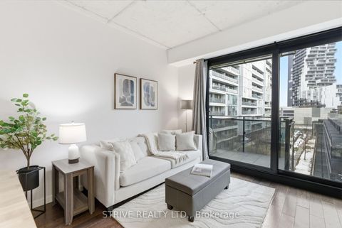 Photo 12 at 612 - 51 Trolley Crescent, Moss Park, Toronto