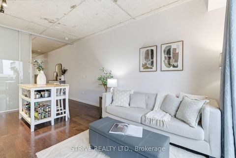 Photo 13 at 612 - 51 Trolley Crescent, Moss Park, Toronto