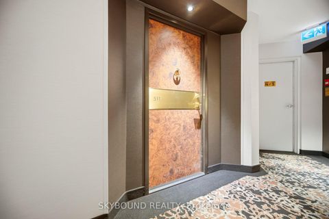 Photo 2 at 511 - 10 Kenneth Avenue, Willowdale East, Toronto