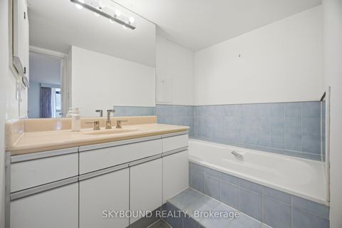 Photo 15 at 511 - 10 Kenneth Avenue, Willowdale East, Toronto
