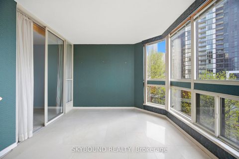 Photo 21 at 511 - 10 Kenneth Avenue, Willowdale East, Toronto