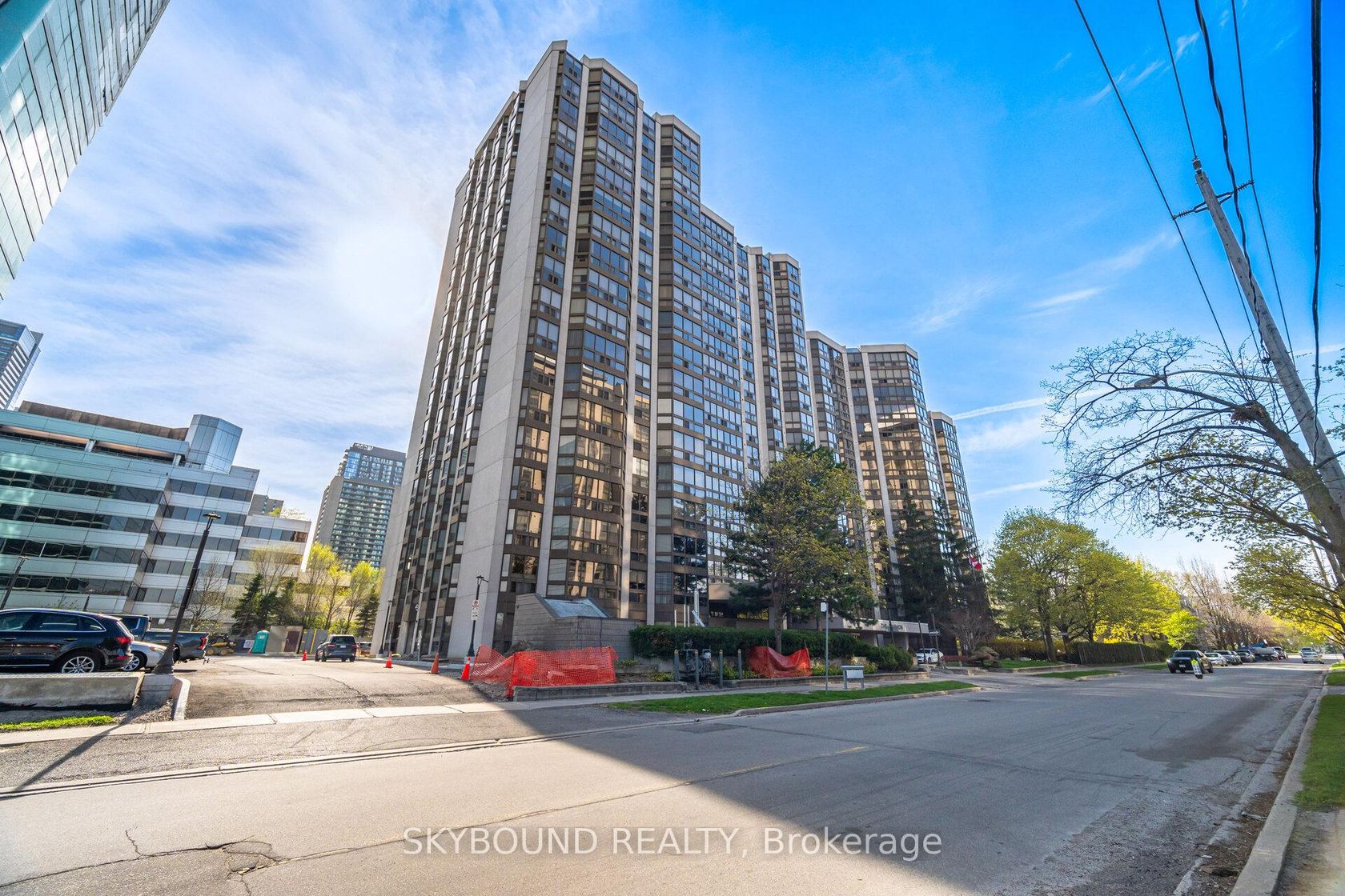 511 - 10 Kenneth Avenue, Willowdale East, Toronto photo number 2
