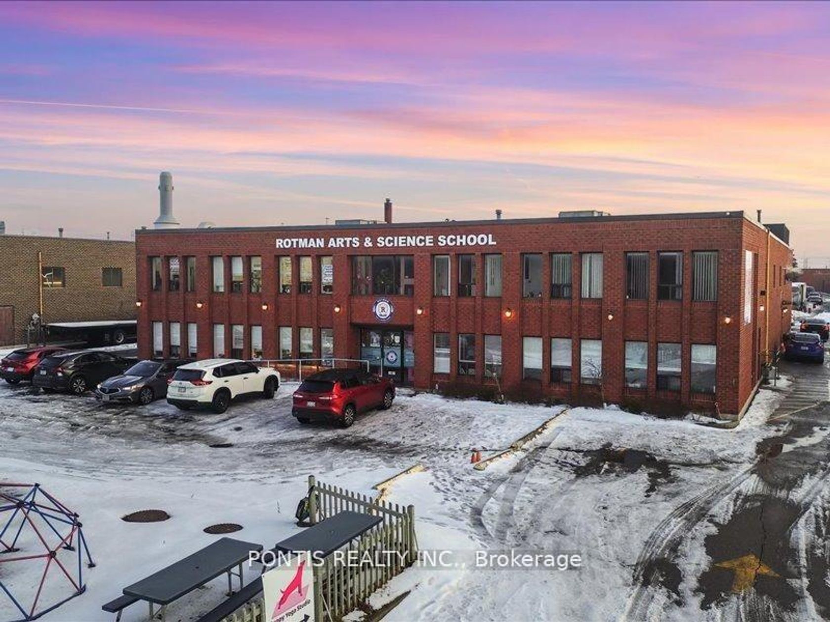 7 BRADWICK Drive, Concord, Vaughan photo 1