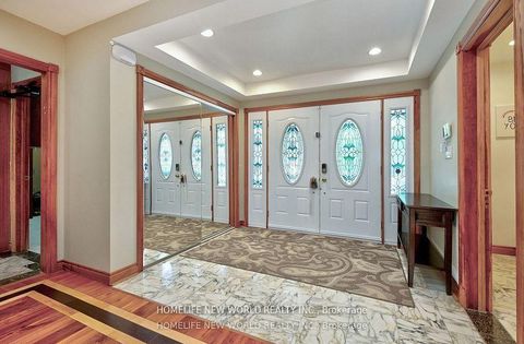 Photo 1 at 7 Sulgrave Crescent, Windfields, Toronto