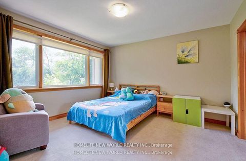 Photo 28 at 7 Sulgrave Crescent, Windfields, Toronto