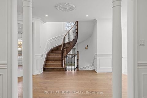 Photo 7 at 116 Knightshade Drive, Patterson, Vaughan