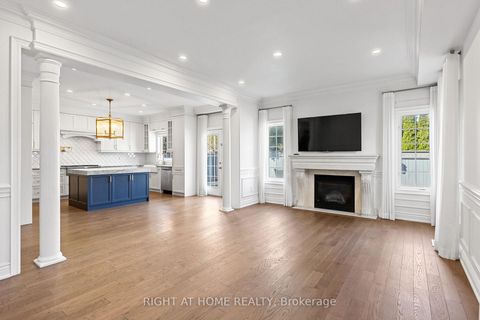 Photo 10 at 116 Knightshade Drive, Patterson, Vaughan
