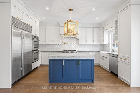 Photo 12 at 116 Knightshade Drive, Patterson, Vaughan