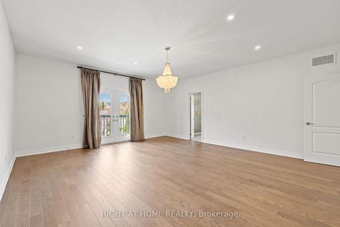 Photo 20 at 116 Knightshade Drive, Patterson, Vaughan