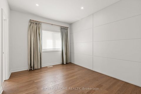 Photo 30 at 116 Knightshade Drive, Patterson, Vaughan