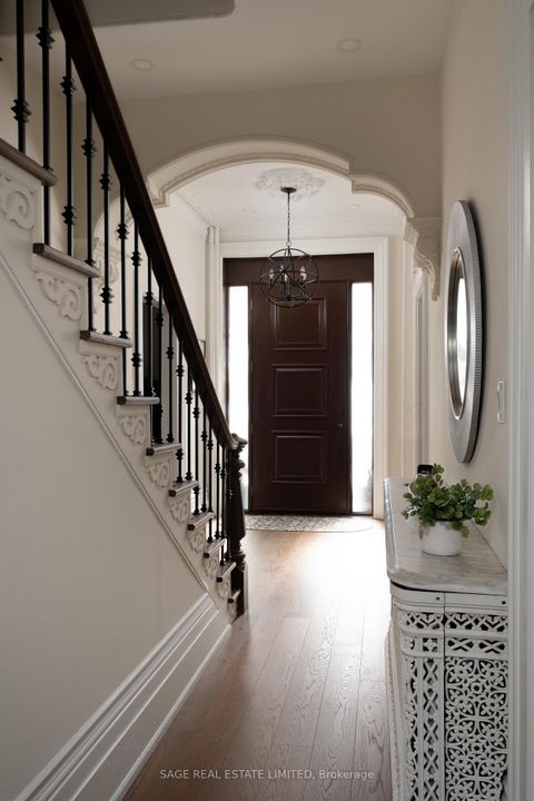 Photo 4 at 14 Halton Street, Bellwoods, Toronto