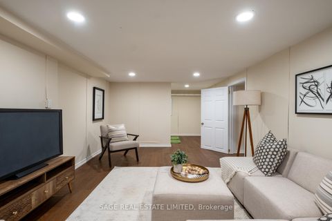 Photo 44 at 14 Halton Street, Bellwoods, Toronto