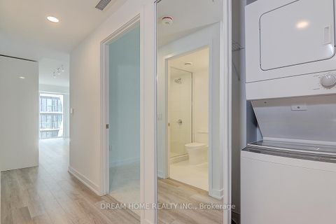 Photo 4 at 1608 - 238 Simcoe Street, University, Toronto