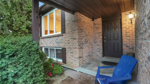 Photo 29 at 22 Avondale Crescent, Aurora Village, Aurora