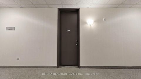 Photo 11 at 616 - 10 Gateway Boulevard, Flemingdon Park, Toronto