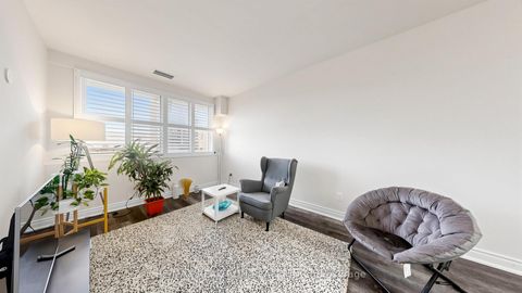 Photo 12 at 616 - 10 Gateway Boulevard, Flemingdon Park, Toronto
