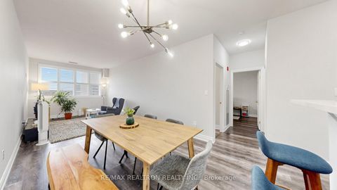 Photo 16 at 616 - 10 Gateway Boulevard, Flemingdon Park, Toronto