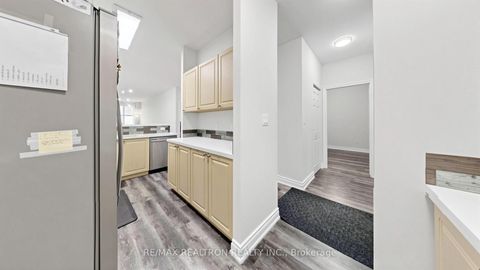 Photo 29 at 616 - 10 Gateway Boulevard, Flemingdon Park, Toronto