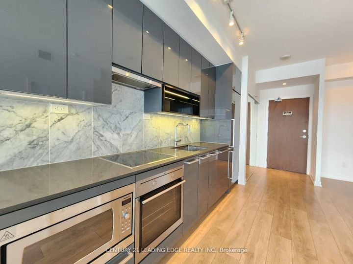 Photo 6 at 709 - 115 Mcmahon Drive, Bayview Village, Toronto
