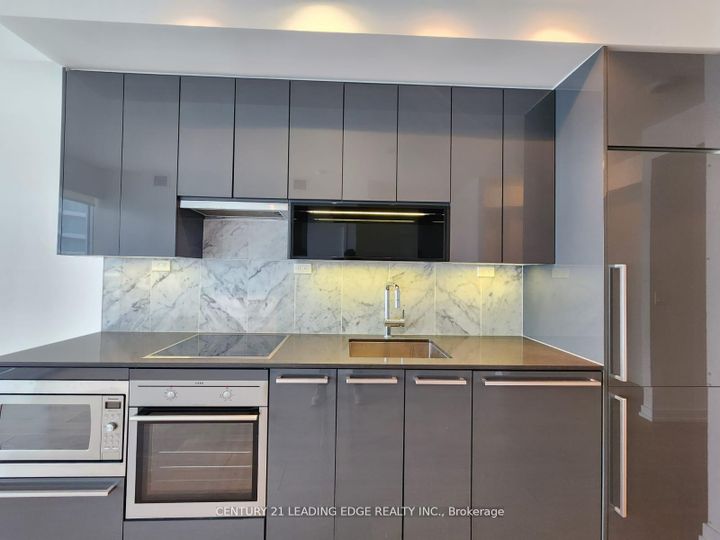 Photo 8 at 709 - 115 Mcmahon Drive, Bayview Village, Toronto